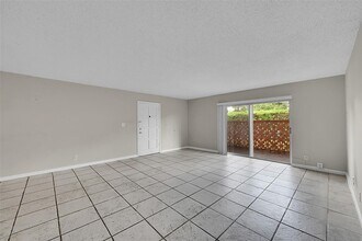 11607 NW 29th St, Unit 3b in Coral Springs, FL - Building Photo - Building Photo