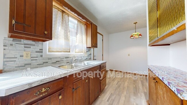 property at 1370 32nd Ave