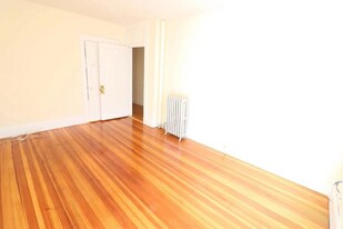 11 Barrows St, Unit 01