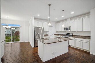 70 Marcel Ln in Schaumburg, IL - Building Photo - Building Photo