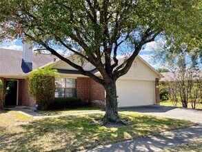 15303 Kellerwood Dr in Houston, TX - Building Photo - Building Photo