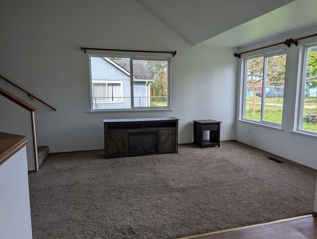 1002 Sterling St in Sedro Woolley, WA - Building Photo - Building Photo