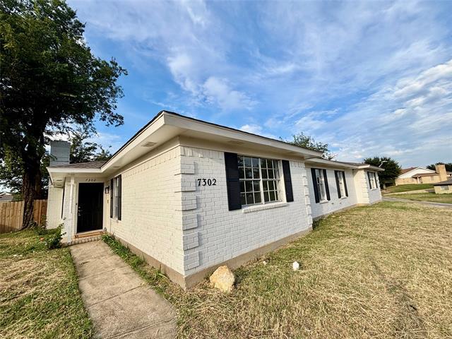 7302 Vista Cliff Dr in Fort Worth, TX - Building Photo