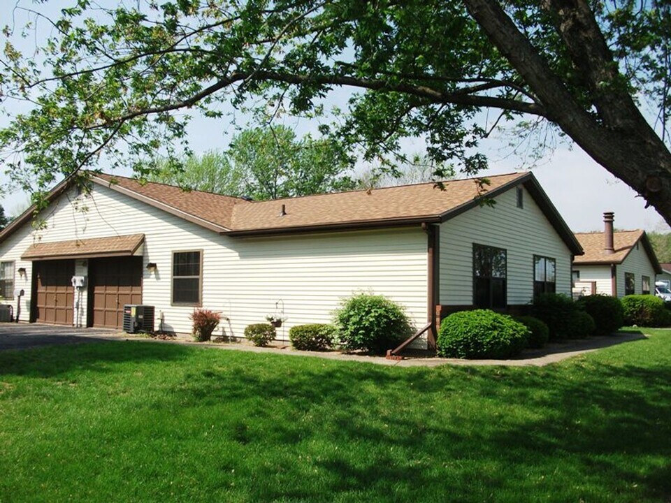 631 E Waterloo Ct in Bloomington, IN - Building Photo
