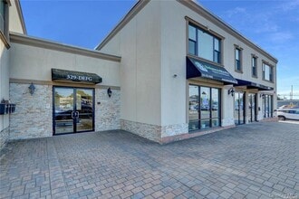 329 Broadway in Bethpage, NY - Building Photo - Building Photo