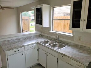 936 Holbech Ln in Channelview, TX - Building Photo - Building Photo