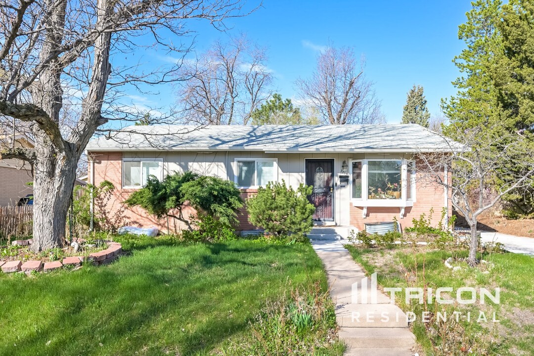 3217 S Stuart St in Denver, CO - Building Photo
