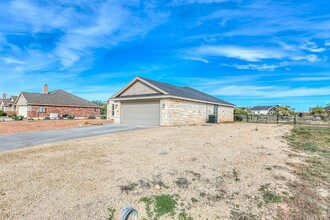 8434 Puma Ct in Grape Creek, TX - Building Photo - Building Photo