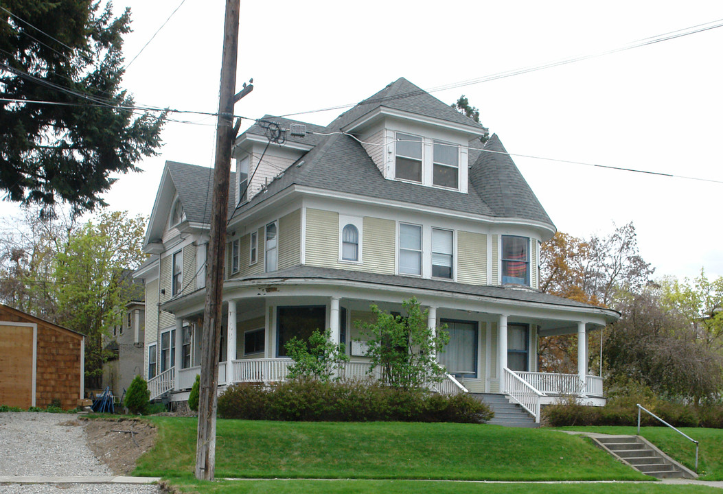 1721 W Riverside Ave in Spokane, WA - Building Photo