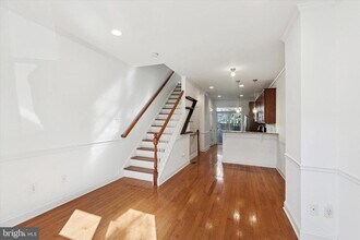 1913 Titan St in Philadelphia, PA - Building Photo - Building Photo