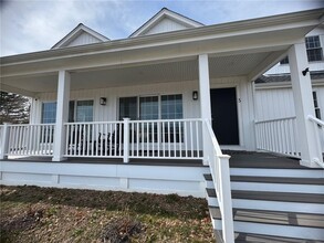 3 Baldwin Rd in Middletown, RI - Building Photo - Building Photo