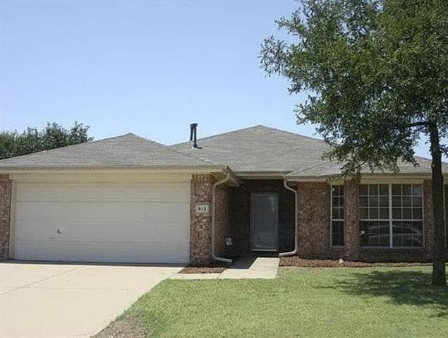 property at 913 Austin Ln