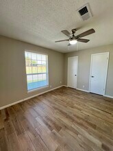 504 S 28th St in Nederland, TX - Foto de edificio - Building Photo