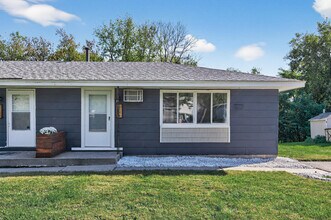 5294 Raymond Ave in Mounds View, MN - Building Photo - Building Photo