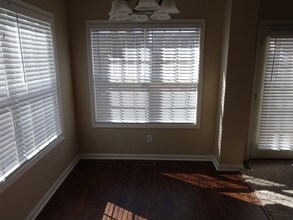 197 Moreland Cir in Hiram, GA - Foto de edificio - Building Photo