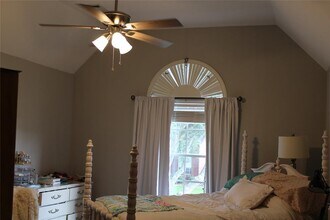 7018 Crystal Dowels Dr in Pasadena, TX - Building Photo - Building Photo