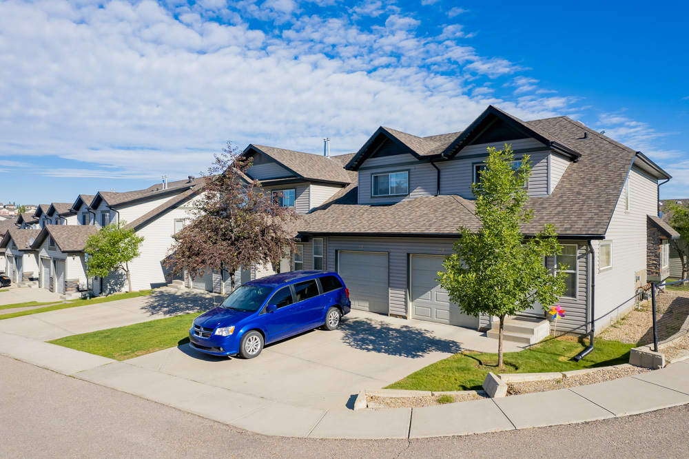 60 Panatella Vill NW in Calgary, AB - Building Photo