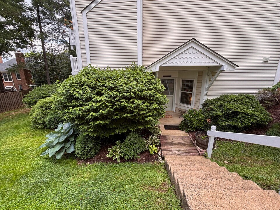 2919 S Woodley St, Unit B in Arlington, VA - Foto de edificio