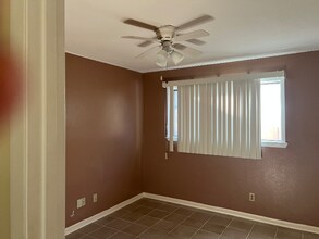 302 Navajo Dr in Victoria, TX - Building Photo - Building Photo