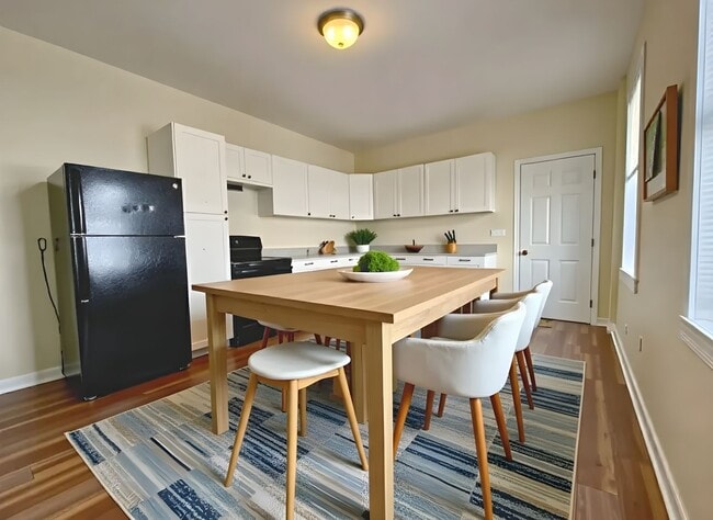 property at 118 N 10th St