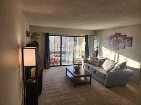 10210 Bushman Dr in Oakton, VA - Building Photo