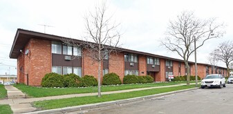 White Swan Apartments in Milwaukee, WI - Building Photo