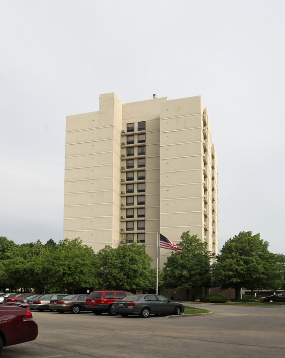 The Park Tower in Joliet, IL - Building Photo