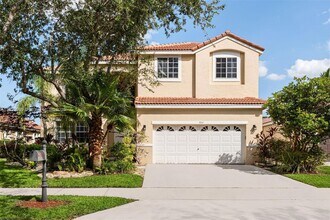 380 Cambridge Dr in Weston, FL - Building Photo - Building Photo