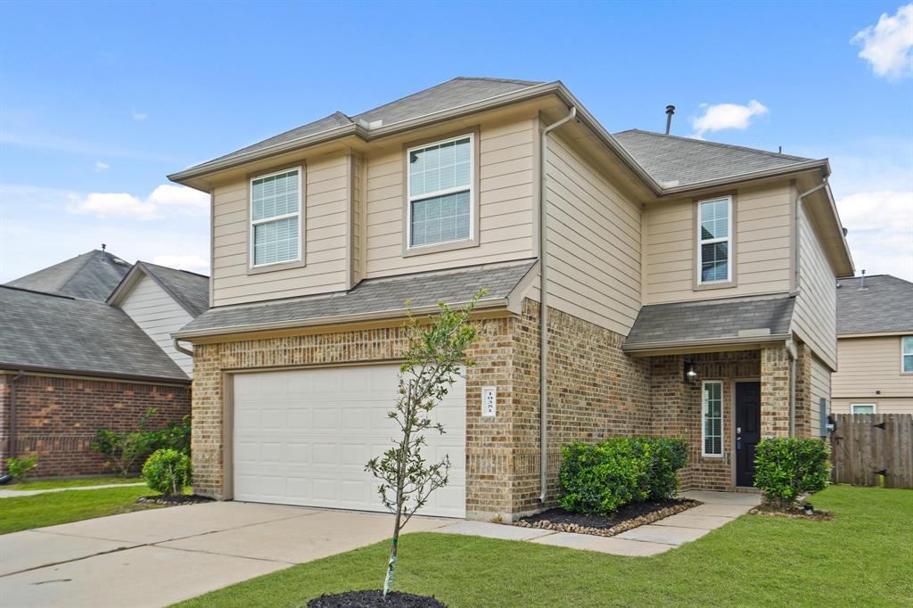 10351 Admirable Path in Houston, TX - Building Photo