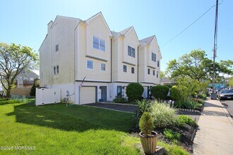 42 Center St in Highlands, NJ - Building Photo - Building Photo