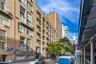 Gramercy Court in New York, NY - Building Photo - Building Photo