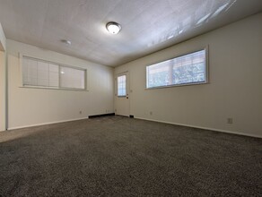 3878 Vitus Lane in Springfield, OR - Building Photo - Building Photo
