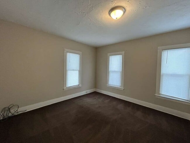 349-351 Courtland St in Painesville, OH - Building Photo - Building Photo