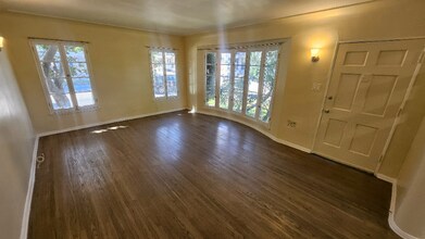 6290 Commodore Sloat Dr in Los Angeles, CA - Building Photo - Building Photo