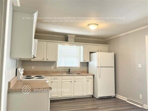 3700 Whitfield Rd in Winston-Salem, NC - Foto de edificio - Building Photo