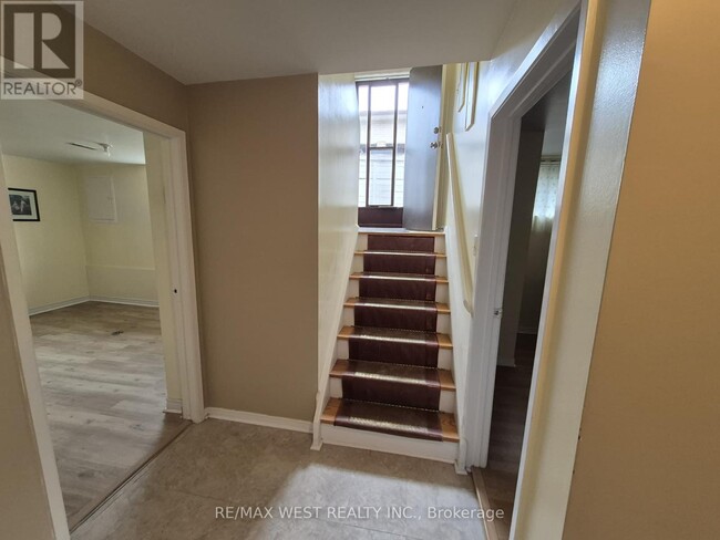 14 Ardglen Dr in Brampton, ON - Building Photo - Building Photo