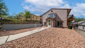 506 S 11th St in Colorado Springs, CO - Building Photo