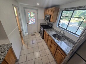 67 Maynard St, Unit 1 in Boston, MA - Building Photo - Building Photo