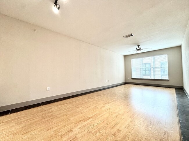 3660 Richmond Ave. in Houston, TX - Foto de edificio - Building Photo