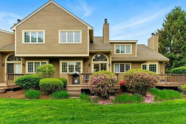 property at 14 Weybridge Ln