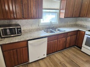 224 E Jackson Ave in Des Moines, IA - Building Photo - Building Photo