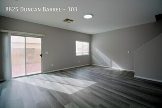 8825 Duncan Barrel Ave in Las Vegas, NV - Building Photo - Building Photo