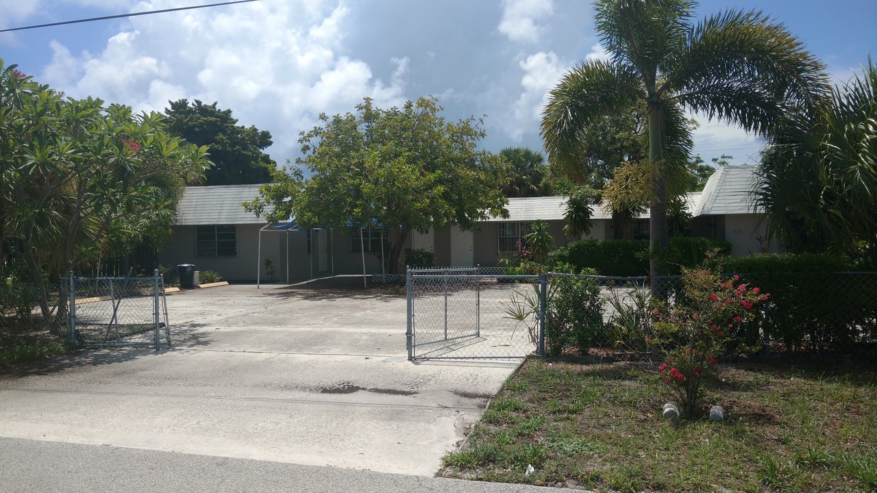 45 W 17th St in West Palm Beach, FL - Building Photo