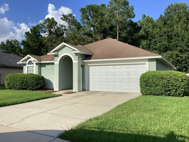 property at 220 Southlake Dr