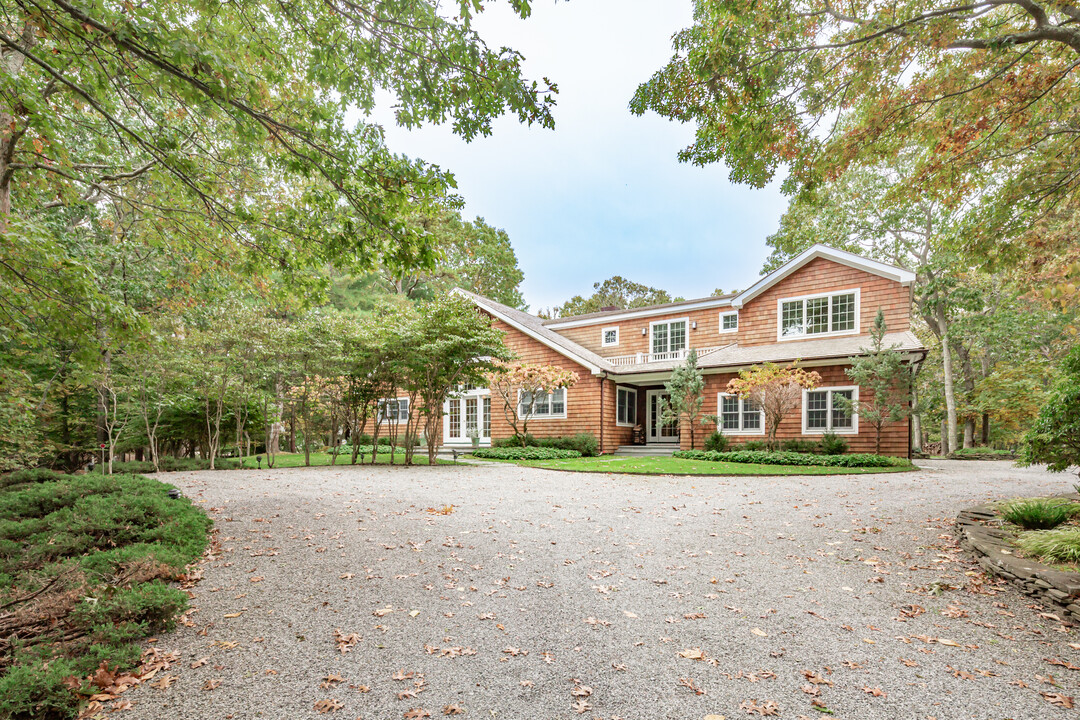 16 Cedar Trail in East Hampton, NY - Foto de edificio