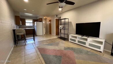 6721 McDowell Rd-Unit -B314 in Scottsdale, AZ - Building Photo - Building Photo