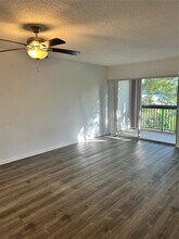 711 N Pine Island Rd, Unit 319 in Plantation, FL - Building Photo - Building Photo