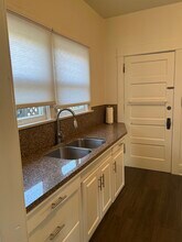 640 W 16th St, Unit 640 in San Pedro, CA - Building Photo - Building Photo