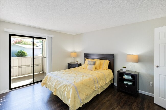 property at 4600 W Pioneer Dr