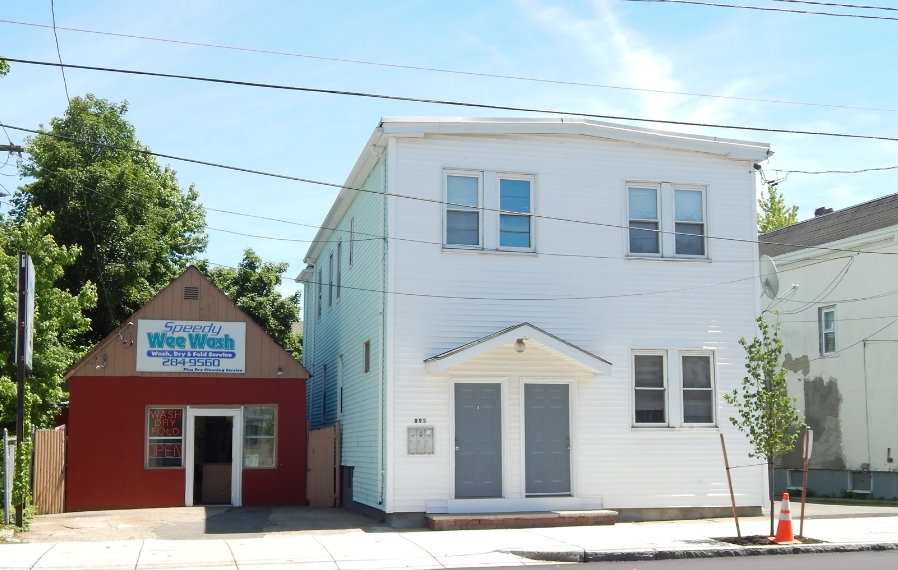 895 Broadway in Revere, MA - Building Photo